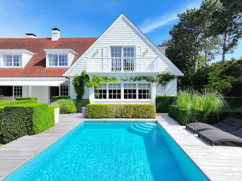 Grande villa de luxe à Knokke avec vaste piscine extérieure